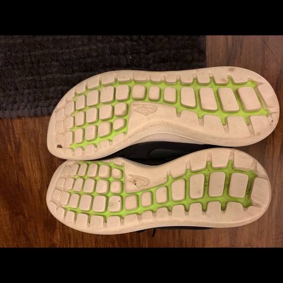 Nike shoes! - Picture 2 of 3